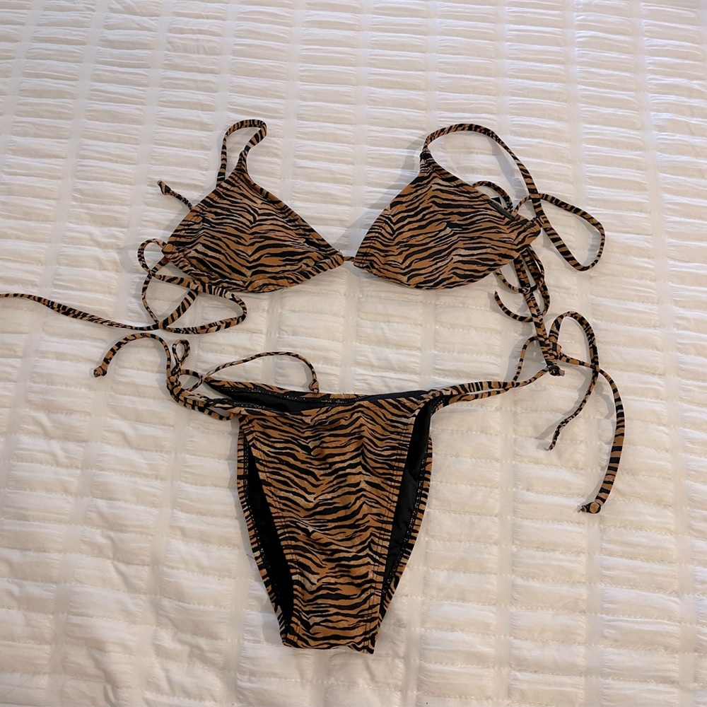 Kendall + Kylie 2 piece tiger swim suit NWT!